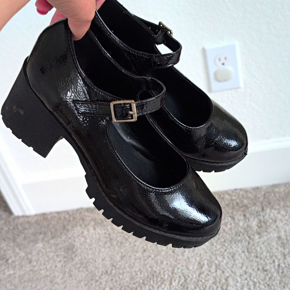 Soda Black Patent Leather Mary Jane Round Toe Ankle Strap Buckle Heels 7.5